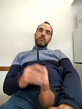 leon3875 online show from 10-28-25, 03:33