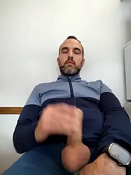 leon3875 online show from 12-02-25, 03:25