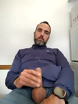 leon3875 online show from 12-19-25, 03:25