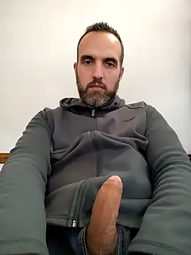 Snapshot of leon3875 chatting on 10-03-25, 03:46 leon3875 online show from 10-03-25, 03:46