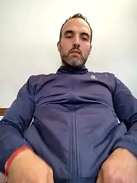 Snapshot of leon3875 chatting on 10-21-25, 03:33 leon3875 online show from 10-21-25, 03:33