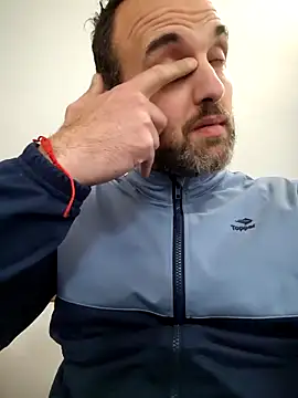 leon3875 online show from 10-27-25, 03:24