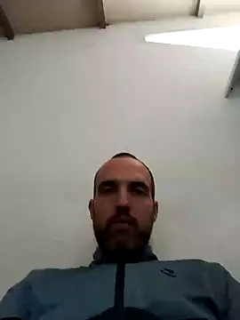 Snapshot of leon3875 chatting on 12-18-24, 03:33 leon3875 online show from 12-18-24, 03:33