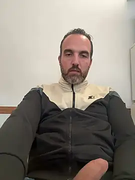 leon3875 online show from 02-25-26, 03:34