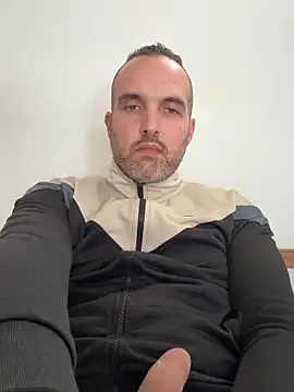 leon3875 online show from 05-19-26, 03:41