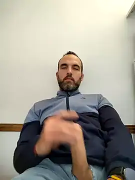 Snapshot of leon3875 chatting on 03-12-25, 03:29 leon3875 online show from 03-12-25, 03:29