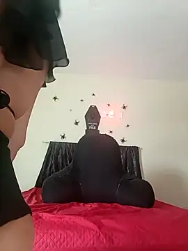 Escarlate4you  online show from 10-28-25, 11:31