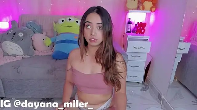 Snapshot of _dayana_miler chatting on 09-25-25, 12:27 dayana miler online show from 09-25-25, 12:27