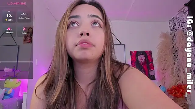 Snapshot of _dayana_miler chatting on 03-20-25, 03:45 dayana miler online show from 03-20-25, 03:45