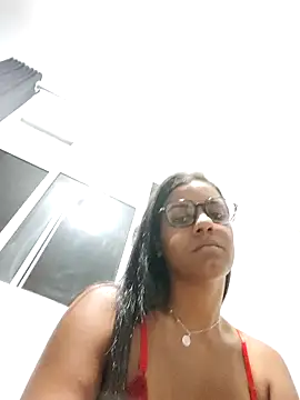 Snapshot of Bella_Anjoss chatting on 10-15-25, 10:40 Bella Anjoss online show from 10-15-25, 10:40