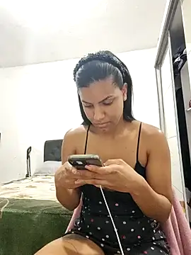 Snapshot of Bella_Anjoss chatting on 01-09-25, 12:03 Bella Anjoss online show from 01-09-25, 12:03