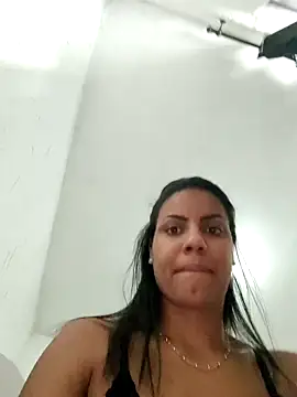 Snapshot of Bella_Anjoss chatting on 12-31-24, 03:31 Bella Anjoss online show from 12-31-24, 03:31