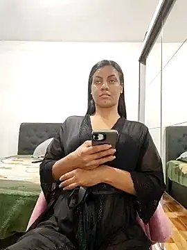 Snapshot of Bella_Anjoss chatting on 01-08-25, 12:17 Bella Anjoss online show from 01-08-25, 12:17
