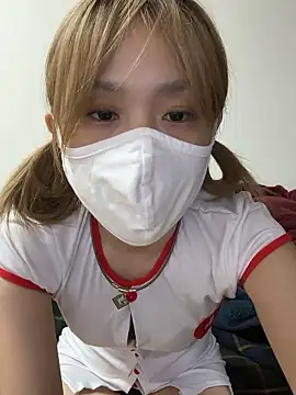 Snapshot of amichao chatting on 04-26-26, 04:43 amichao online show from 04-26-26, 04:43