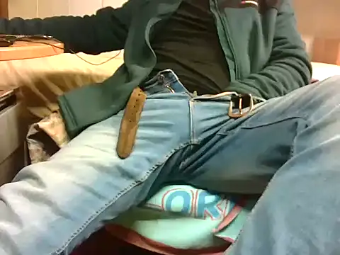 Giulio35 Pika online show from 03-19-26, 02:17