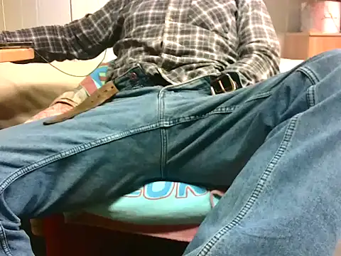 Giulio35 Pika online show from 04-05-26, 07:48