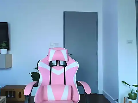 Snapshot of juicyshow_ chatting on 09-14-25, 02:34 juicyshow online show from 09-14-25, 02:34