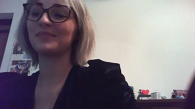Snapshot of sexy_blondie92 chatting on 01-03-25, 11:44 sexy blondie92 online show from 01-03-25, 11:44