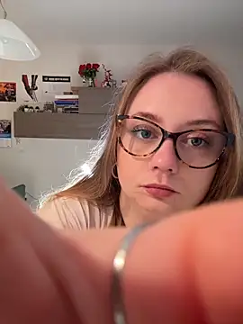 chloetarducci online show from 03-13-26, 06:24