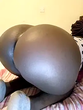 Misskhalifa  online show from 03-12-25, 09:55
