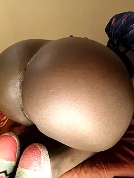 Misskhalifa  online show from 11-30-25, 12:11