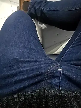 Snapshot of RIP_Curl chatting on 11-24-25, 05:02 RIP Curl online show from 11-24-25, 05:02