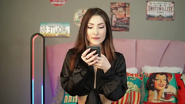 Snapshot of Mayleen_x chatting on 05-14-26, 06:49 Mayleen x online show from 05-14-26, 06:49
