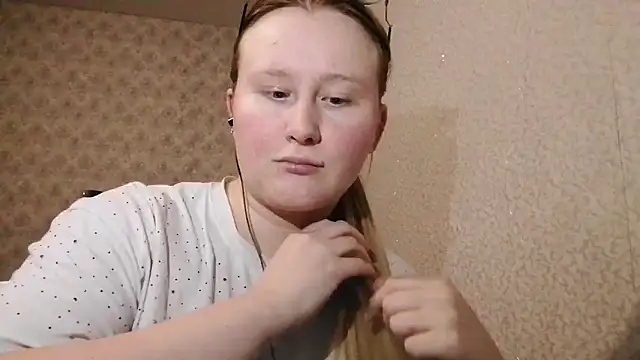 Snapshot of Anika_Lipps chatting on 03-18-25, 08:05 Anika Lipps online show from 03-18-25, 08:05