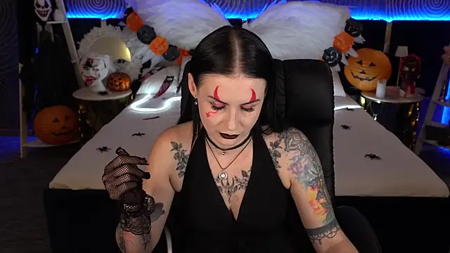 AmberDismond online show from 10-31-25, 01:52