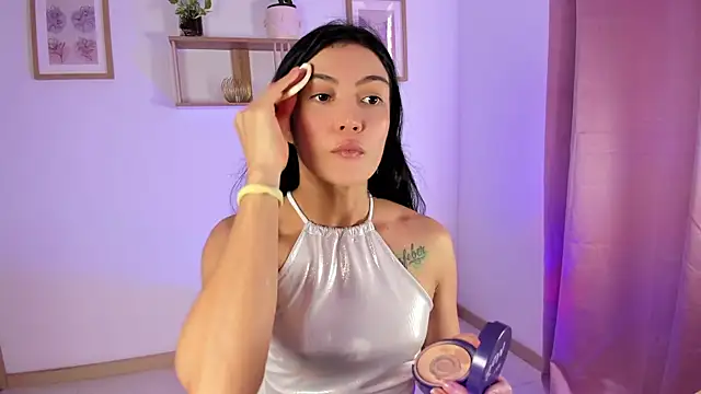 Snapshot of Lilabril chatting on 05-25-26, 02:38 Lilabril online show from 05-25-26, 02:38