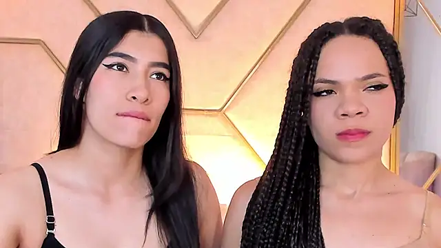 Snapshot of siara_and_zoe chatting on 01-13-26, 10:24 siara and zoe online show from 01-13-26, 10:24