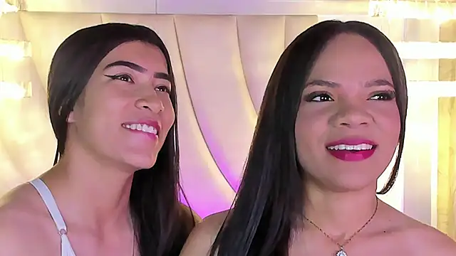 siara and zoe online show from 07-18-26, 10:51