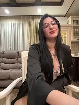 Snapshot of Julietta_a chatting on 02-07-25, 10:19 Julietta a online show from 02-07-25, 10:19