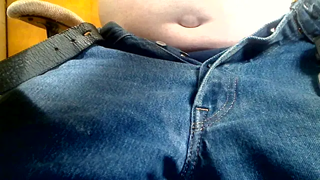 Snapshot of markluvskitty chatting on 03-09-26, 12:20 markluvskitty online show from 03-09-26, 12:20