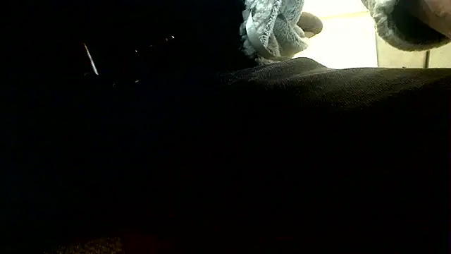 Snapshot of markluvskitty chatting on 04-10-26, 12:34 markluvskitty online show from 04-10-26, 12:34