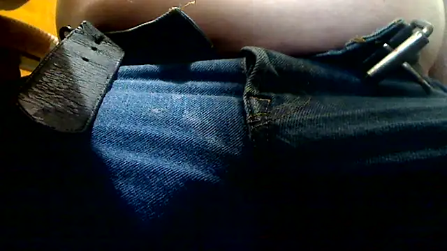 Snapshot of markluvskitty chatting on 03-10-26, 12:20 markluvskitty online show from 03-10-26, 12:20