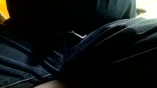 Snapshot of markluvskitty chatting on 04-08-26, 12:39 markluvskitty online show from 04-08-26, 12:39