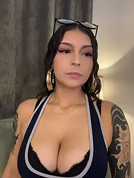 CHERRYY BOMB  online show from 07-10-26, 06:41
