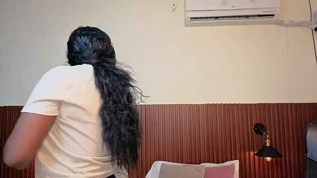 chanel brunette online show from 02-16-26, 12:37