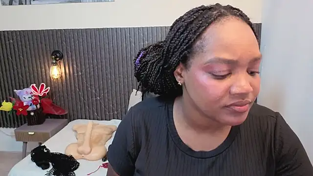 chanel brunette online show from 03-12-26, 08:13