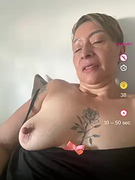 Snapshot of elmarsexydoll chatting on 05-03-26, 12:31 elmarsexydoll online show from 05-03-26, 12:31