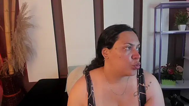 Biiancacox online show from 11-18-25, 03:10