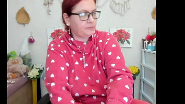 Snapshot of PlayfullMature chatting on 09-27-25, 06:47 PlayfullMature online show from 09-27-25, 06:47