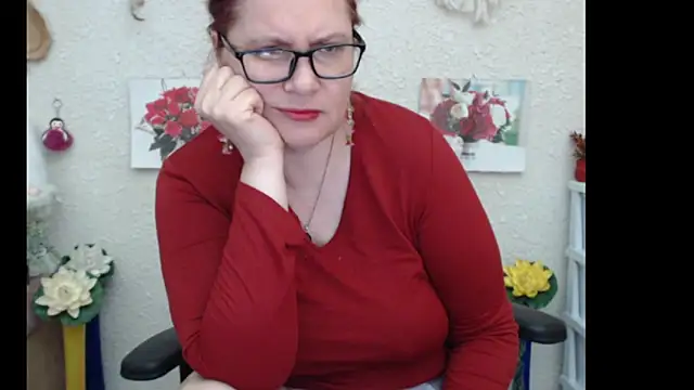Snapshot of PlayfullMature chatting on 09-15-25, 01:39 PlayfullMature online show from 09-15-25, 01:39