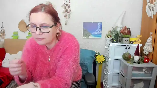Snapshot of PlayfullMature chatting on 03-21-25, 10:06 PlayfullMature online show from 03-21-25, 10:06
