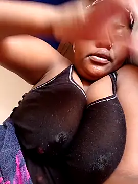 queennapal online show from 02-26-26, 08:14