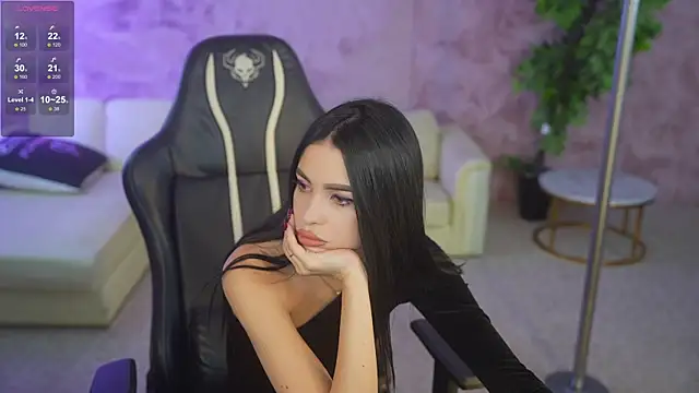 Tina Breeze online show from 10-31-25, 08:22