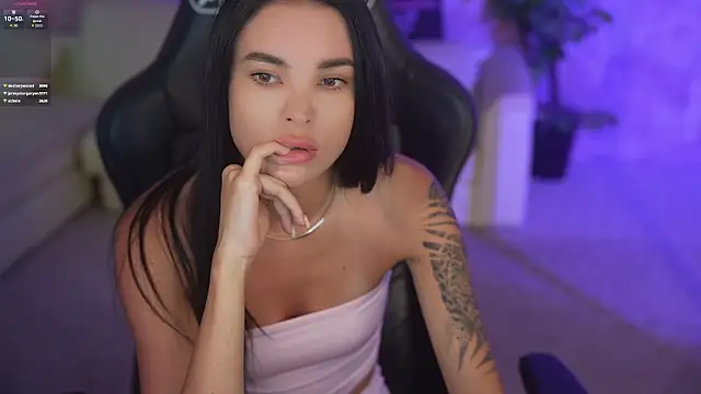 Tina Breeze online show from 06-06-26, 08:19