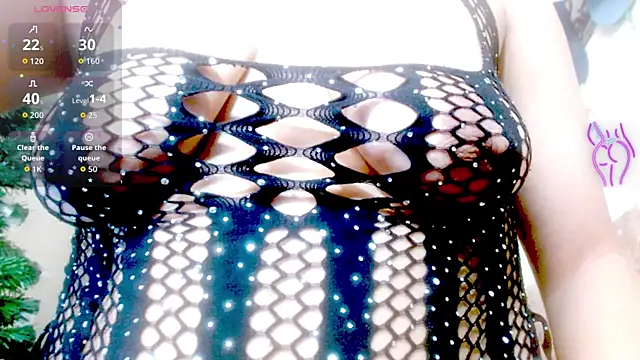 Eva Hoot online show from 12-19-25, 03:58