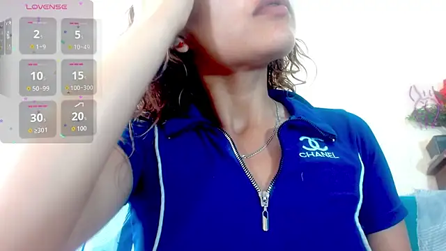 Eva Hoot online show from 04-22-26, 01:51